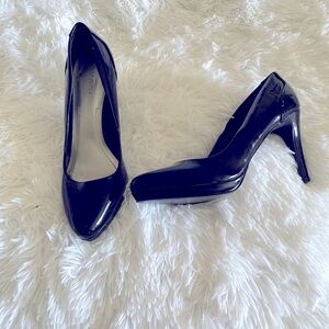 Tahari Black Patent Leather Pumps 7.5M